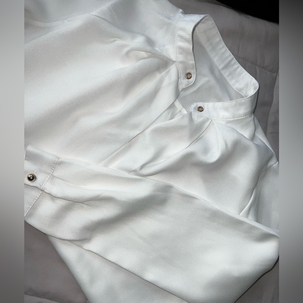 White long sleeve blouse